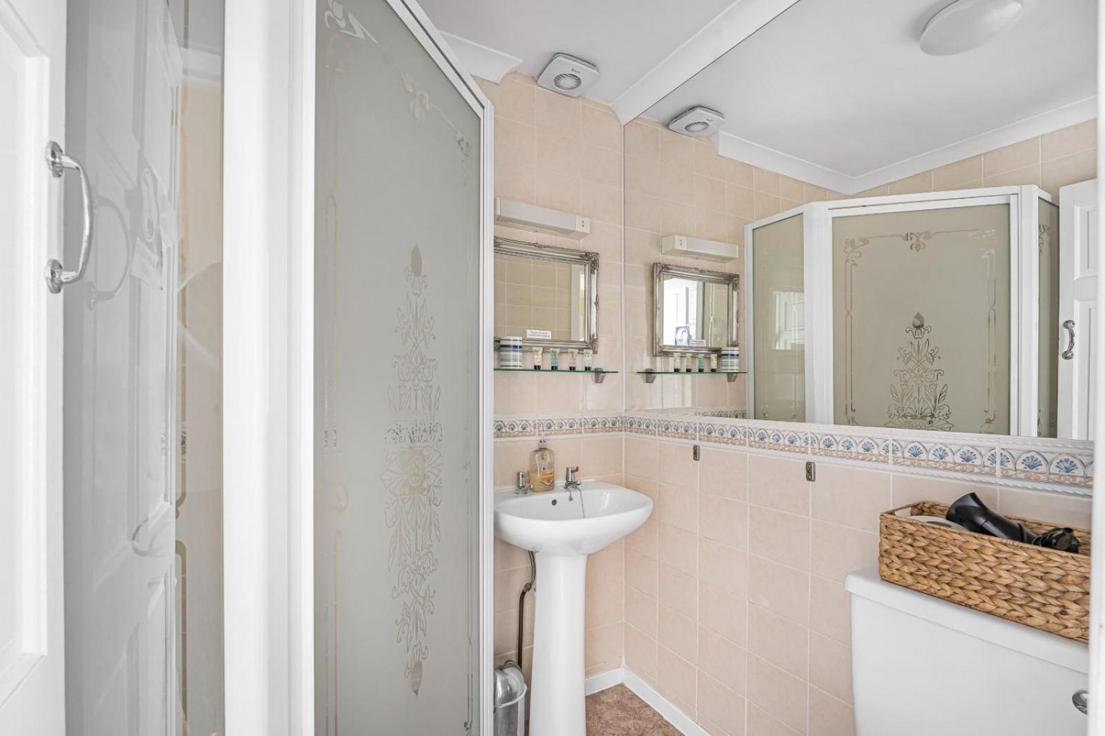 Summerlands Guest House Торки Экстерьер фото