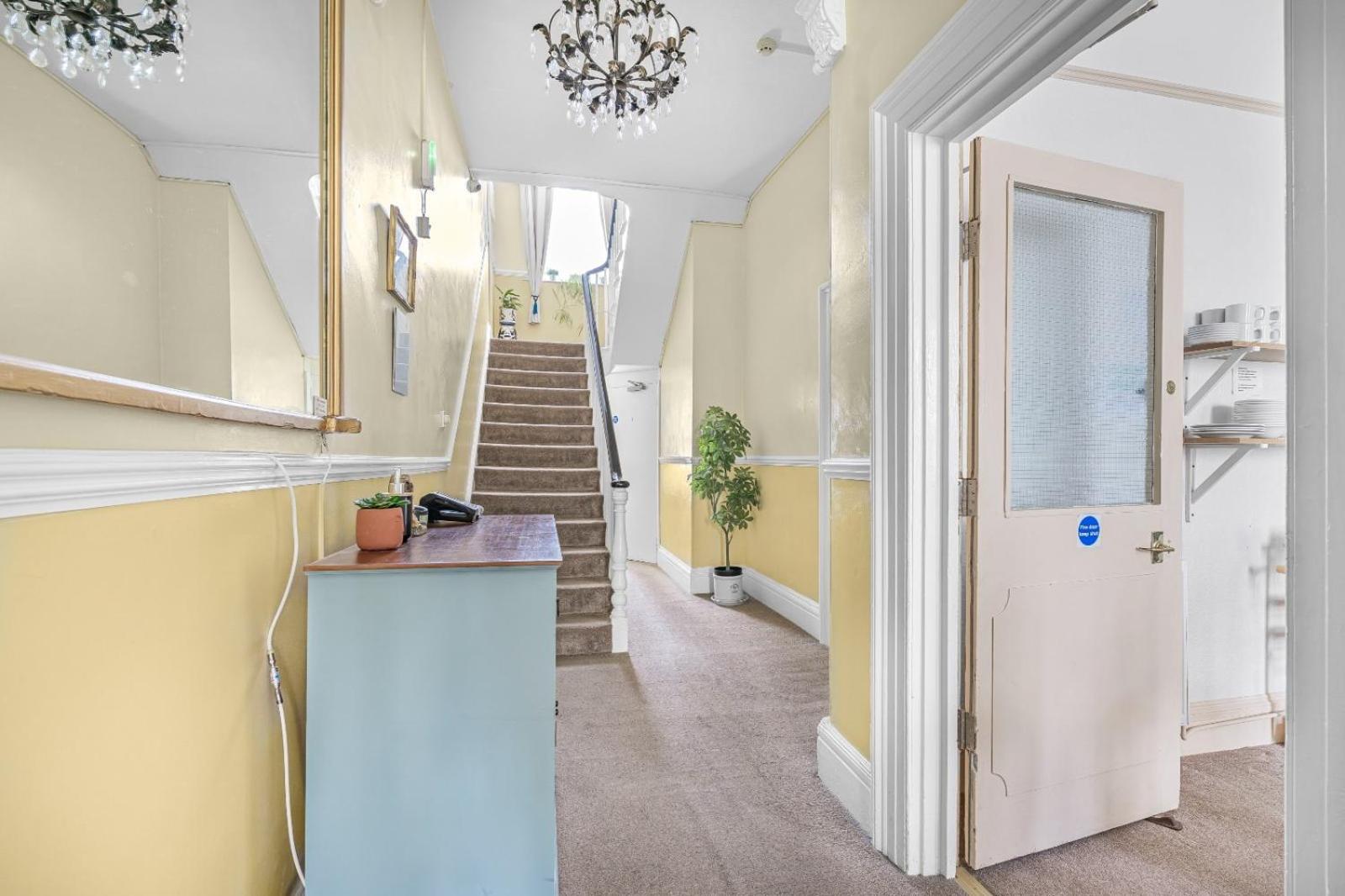 Summerlands Guest House Торки Экстерьер фото